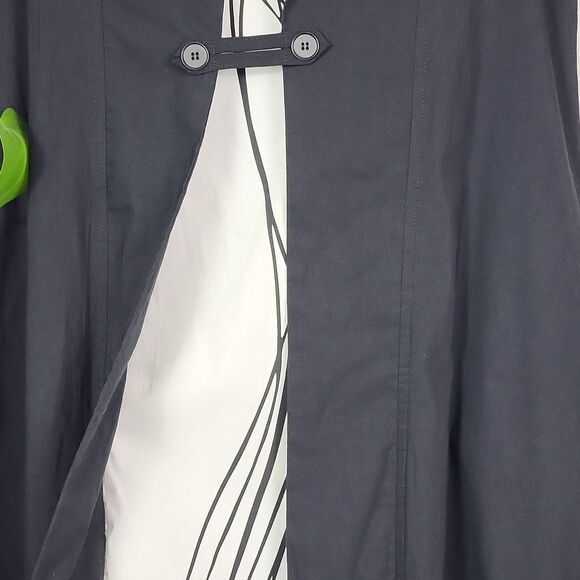 LUUKAA Black and White Notched Collar Dress. Size 8 - Picture 4 of 9